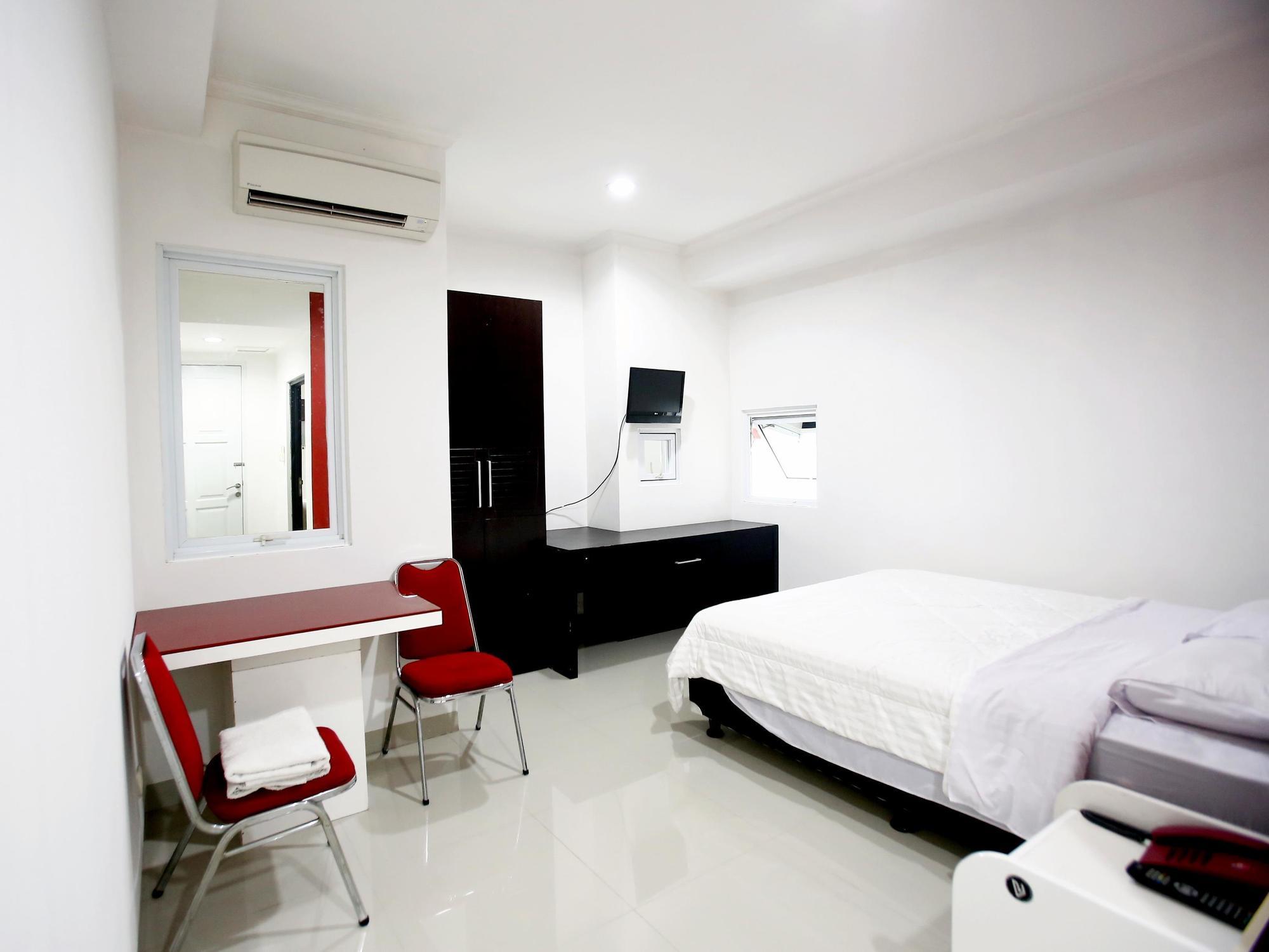 Reddoorz Plus @ Guntur Raya Setiabudi Jakarta Ngoại thất bức ảnh