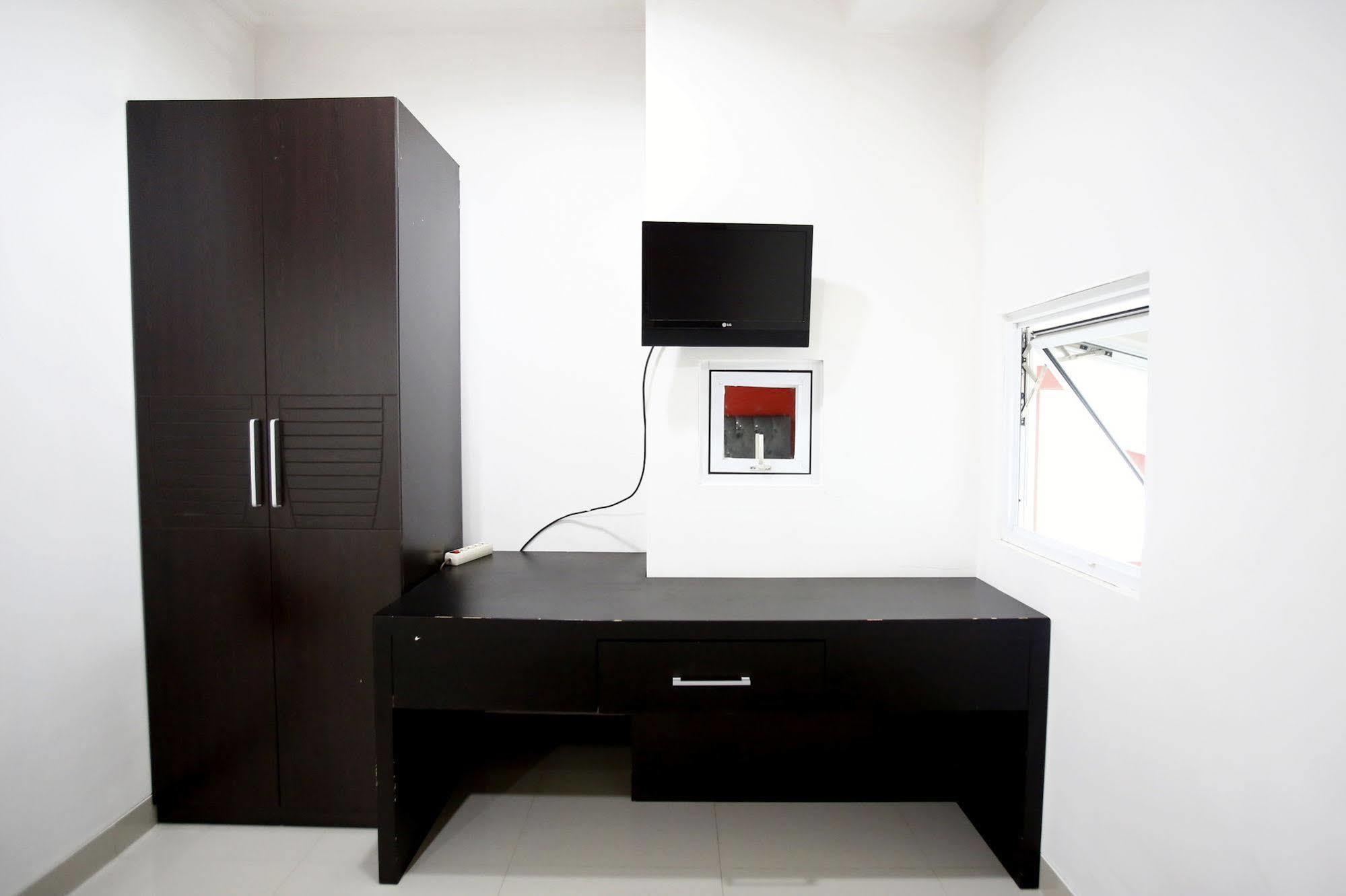 Reddoorz Plus @ Guntur Raya Setiabudi Jakarta Ngoại thất bức ảnh