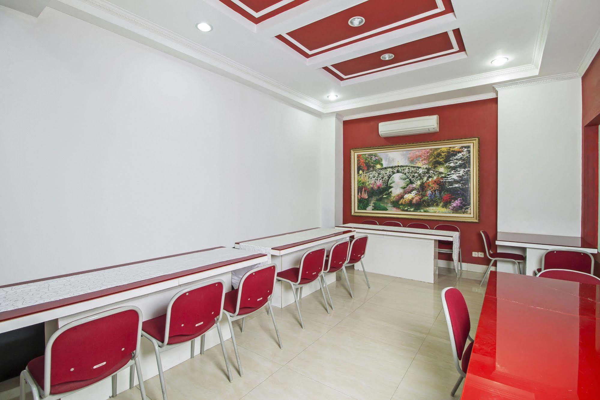 Reddoorz Plus @ Guntur Raya Setiabudi Jakarta Ngoại thất bức ảnh